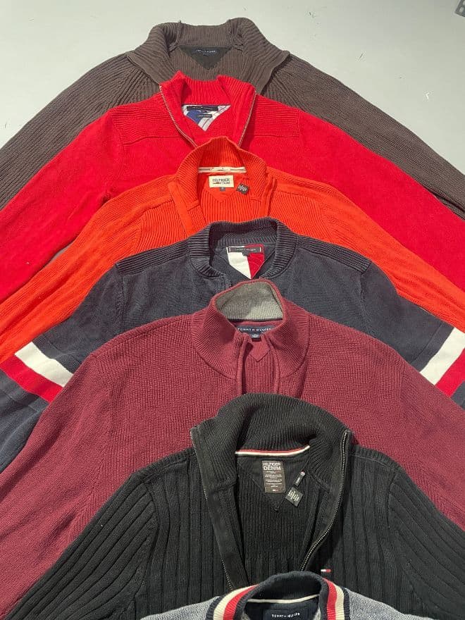 BUNDLE OF VINTAGE TOMMY FULL ZIPPERS alternate