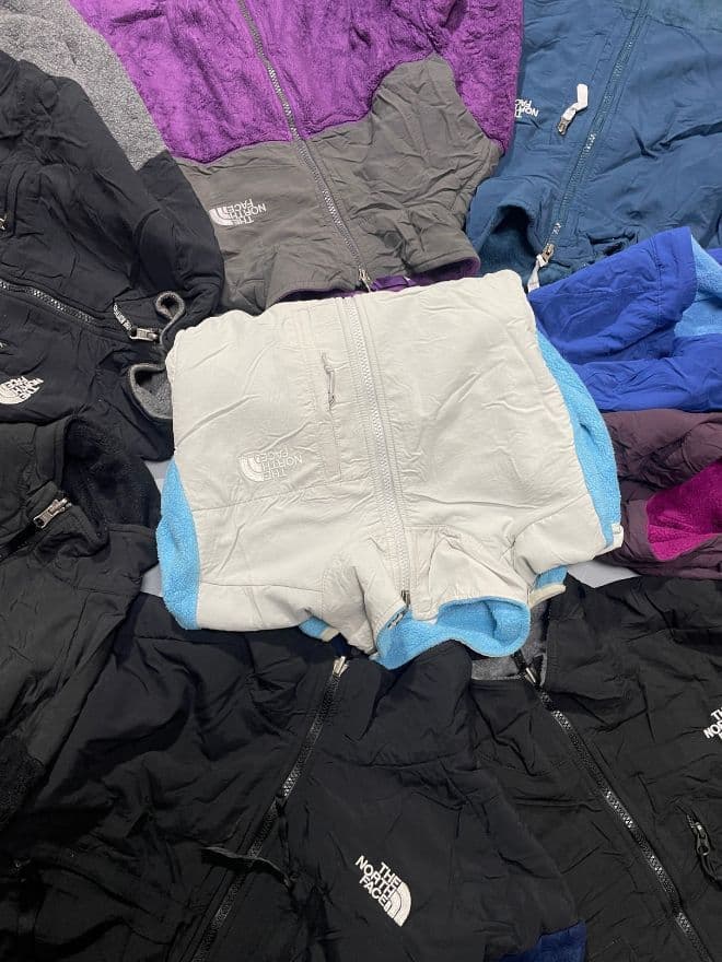 BUNDLE OF VINTAGE THE NORTH FACE FLEECE JACKETS thumbnail 4