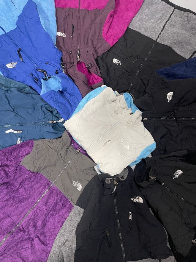 BUNDLE OF VINTAGE THE NORTH FACE FLEECE JACKETS