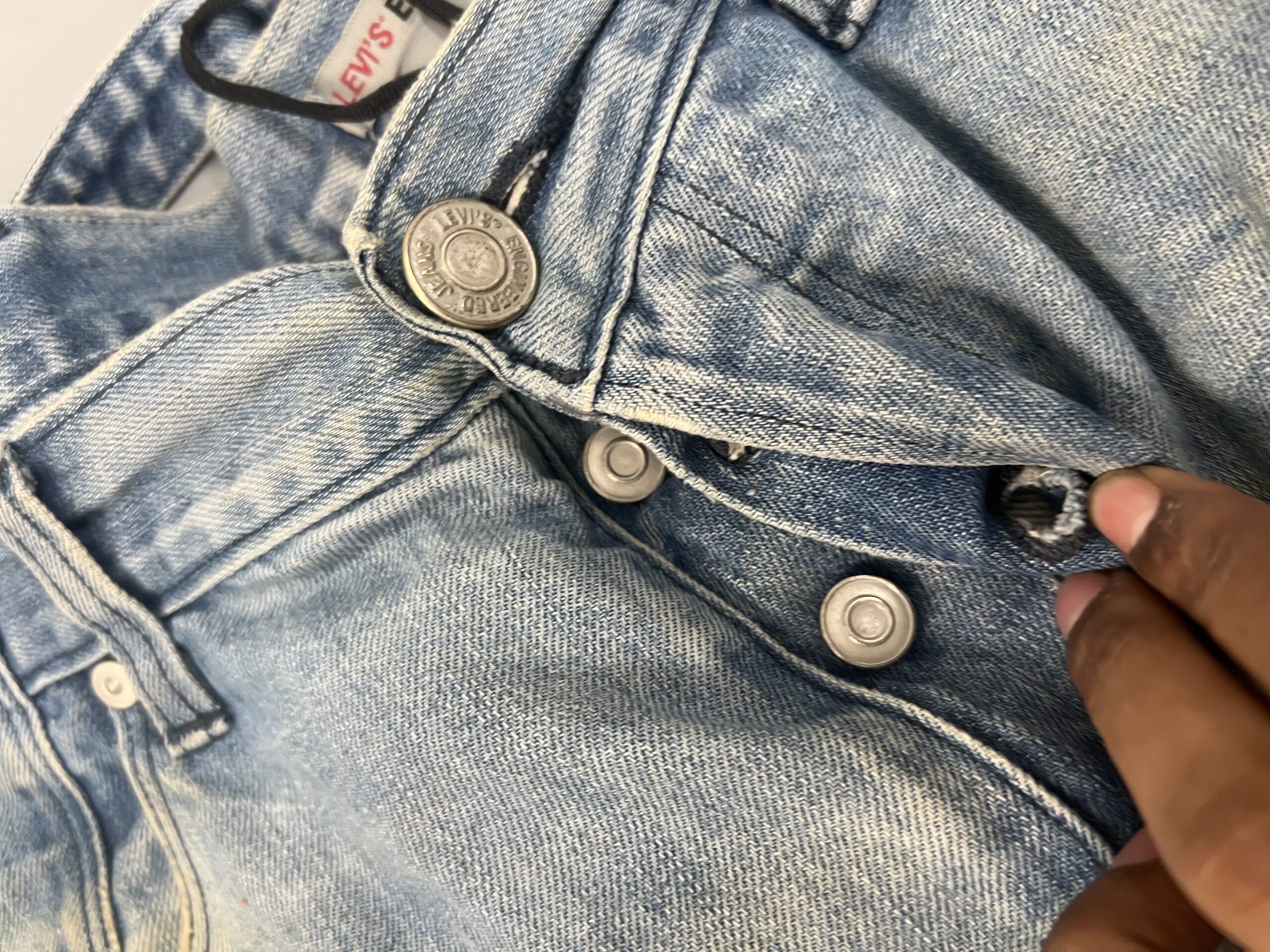 Vintage Levi’s Engineer Jeans – Buckle Belt Baggy Fit — image 8 of 13