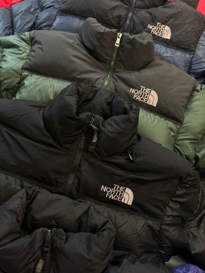 Bundle of  Vintage TNF 700 Mixed Puffer Jackets — image 4 of 5