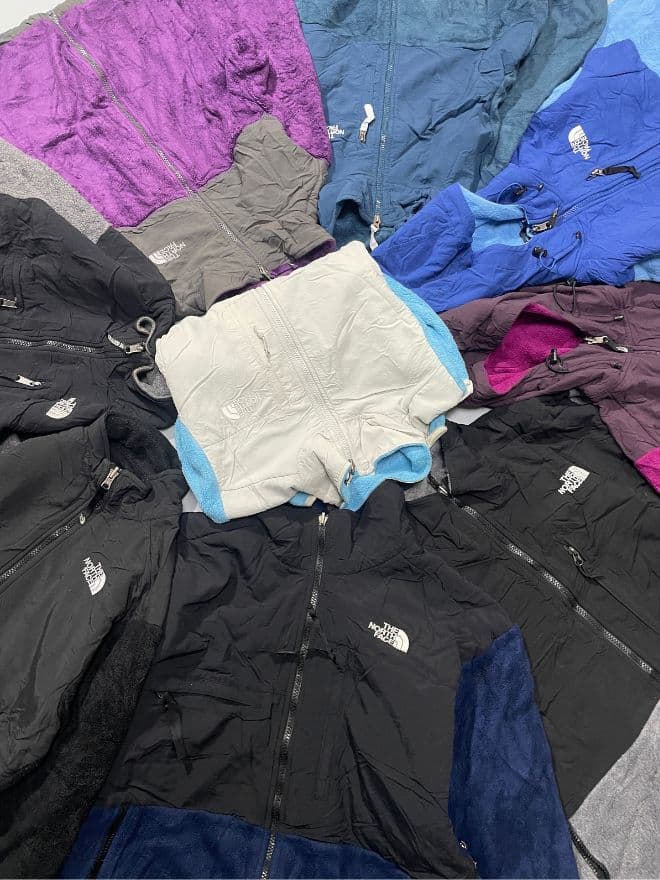 BUNDLE OF VINTAGE THE NORTH FACE FLEECE JACKETS — image 5 of 6