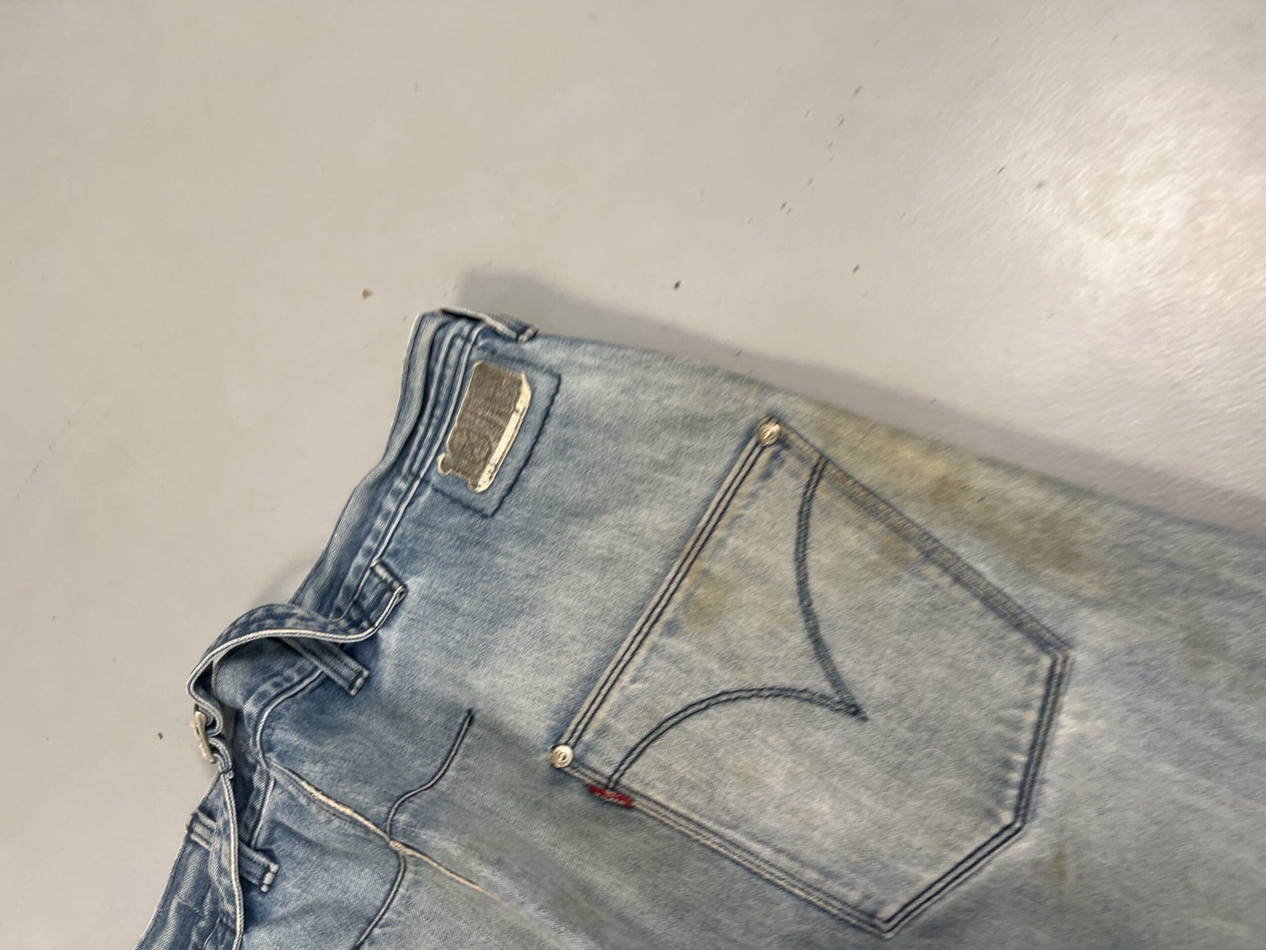Vintage Levi’s Engineer Jeans – Buckle Belt Baggy Fit — image 9 of 13